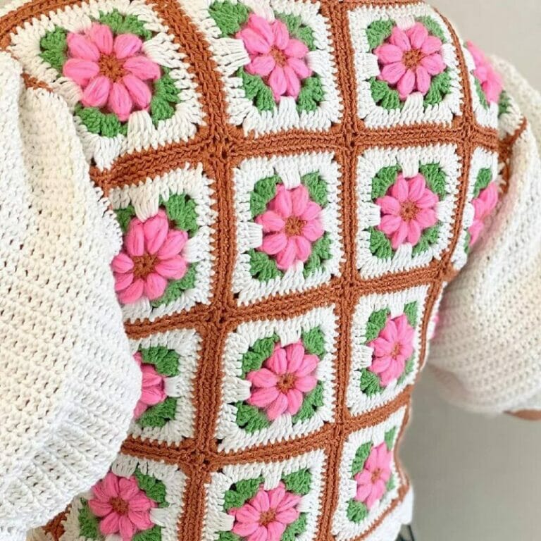 PATRÓN GRATIS Cardigan Floral en Crochet Crochetisimo