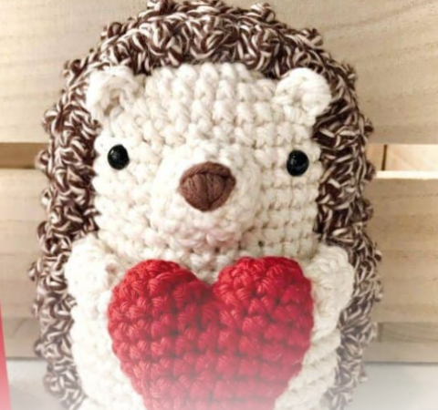 Patrón Gratis Erizo Love en Amigurumi