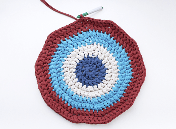 Patrón de alfombra a crochet paso 5 Patrón de alfombra a crochet paso 5