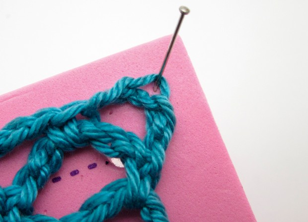How_to_block_crochet_pins_01 How_to_block_crochet_pins_01