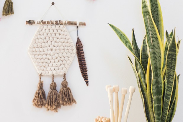 PATRON-GRATIS-Colgante-de-Pared-Hexagonal-en-Crochet