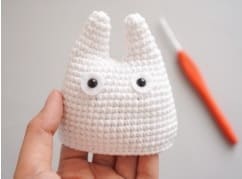 Amigurumi Chibi Totoro PDF Patrón Gratis Paso a Paso