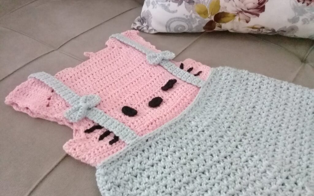 PATRÓN GRATIS Boina y vestido para Niñas en Crochet - Crochetisimo