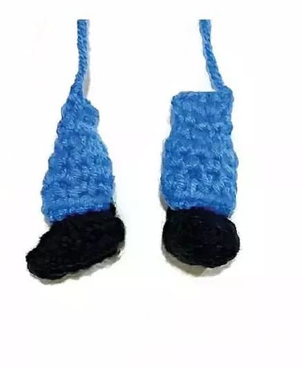 Minion Sentada PDF Amigurumi Patron Gratis Piernas