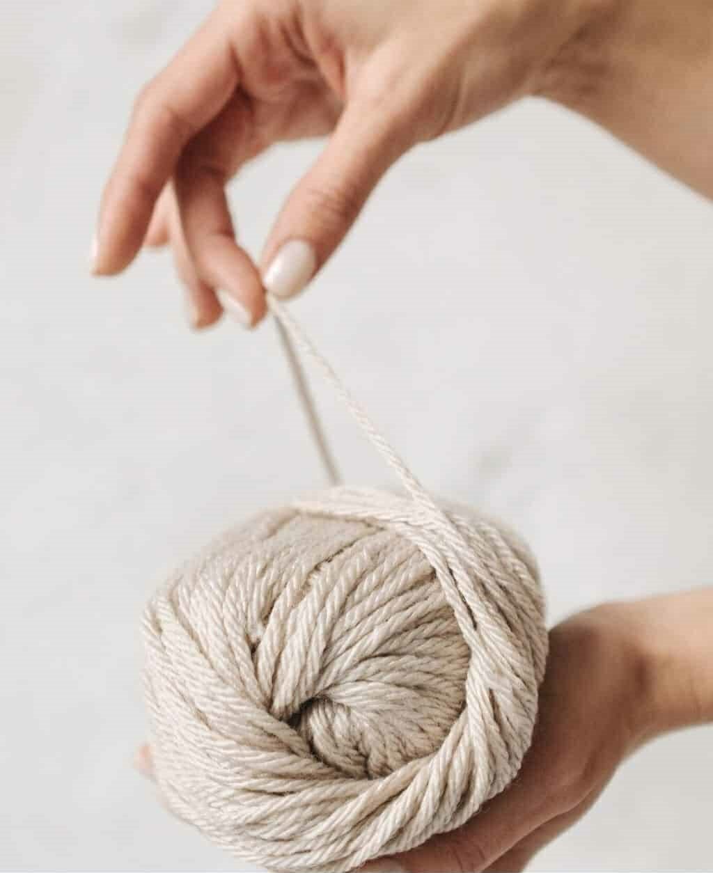 Hilos para tejer  Hilos para tejer, Aprender a tejer crochet