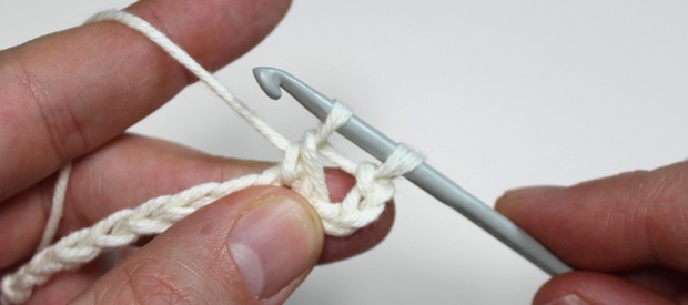 How_to_treble_crochet_05