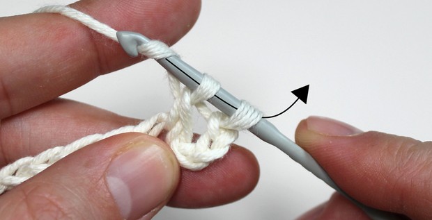 How_to_treble_crochet_06