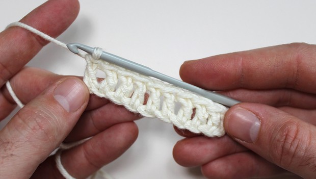 How_to_treble_crochet_08